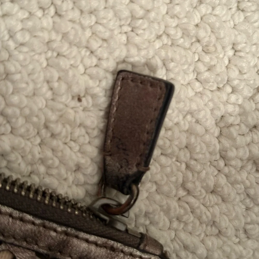 Genuine Burberry Leather Wristlet - Picture 9 of 11